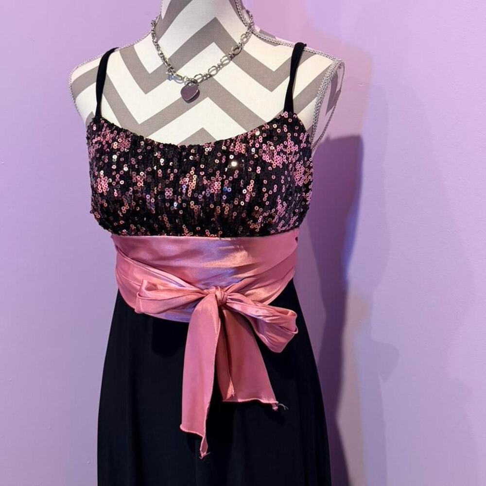 Black and pink sequin a line